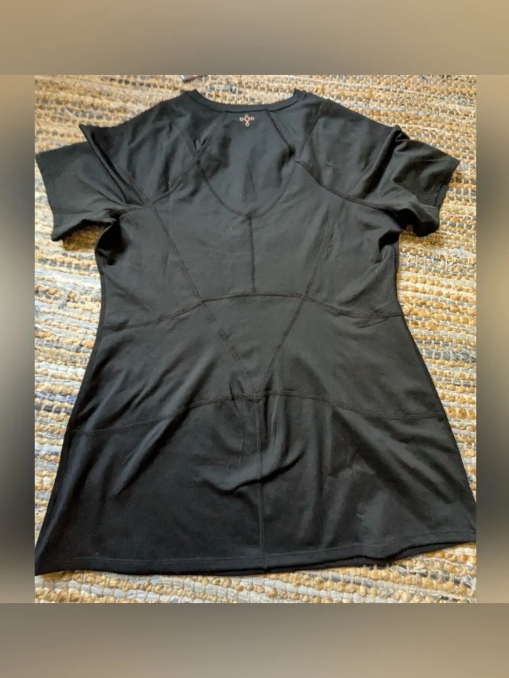 Women's Black Short-Sleeve Performance Tee - Picture 2 of 3